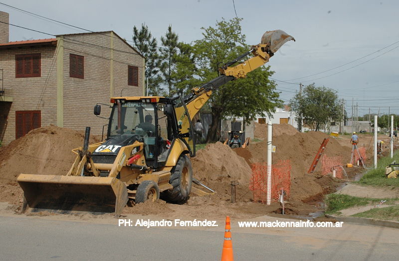 La Provincia ayudará al Municipio de Mackenna para continuar con la obra de cloacas. La Provincia ayudará al Municipio de Mackenna para continuar con la obra de cloacas.