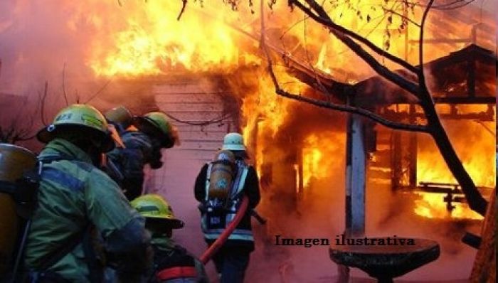 Se incendiaron dos viviendas en Mackenna.