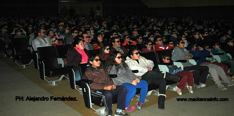Con la Sala colmada de público, comenzó la nueva era 3D del Cine en Mackenna.