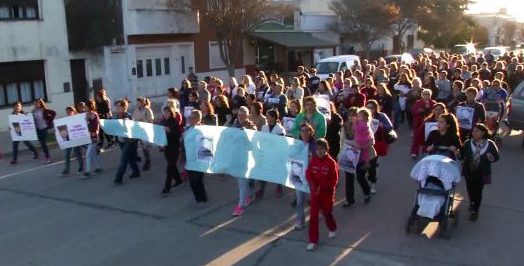 Masiva marcha por la aparición de Camila. Habría sospechosos en la mira.