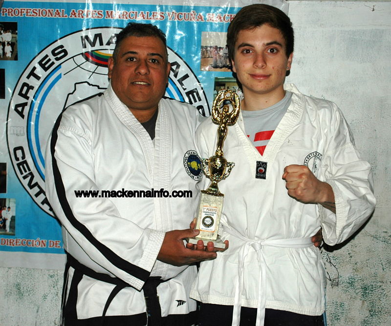 El Juvenil Javier De Asteinza logró un gran triunfo en Full Contact.