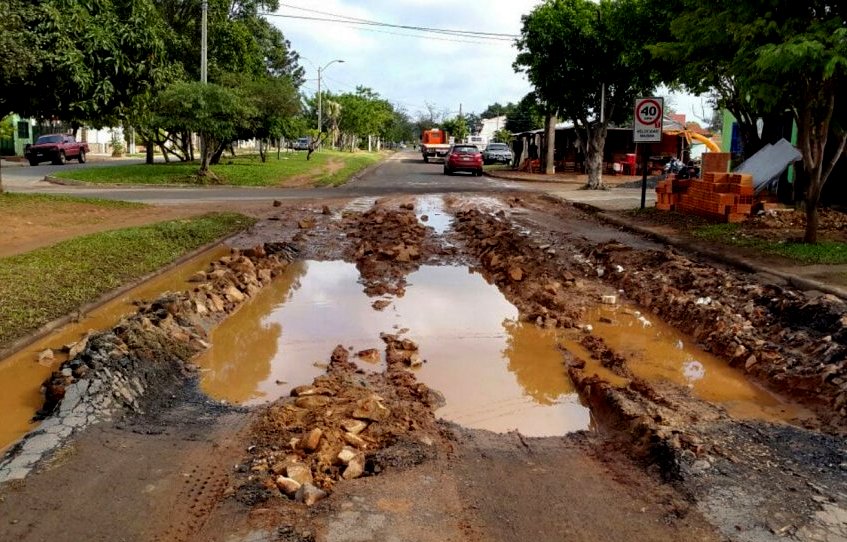 El Municipio pide que no se transite por el radio urbano con vehículos pesados. El Municipio pide que no se transite por el radio urbano con vehículos pesados.