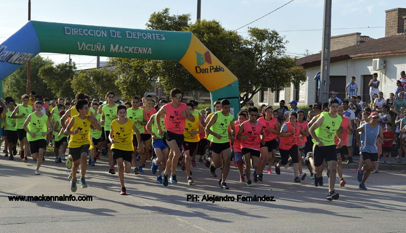 Masiva participación de atletas en la Maratón del Instituto Pringles.