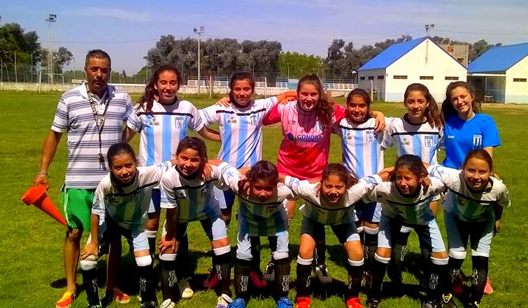 Encuentro de Escuelas de Niñas en el Parque Centenario.