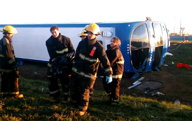 Fatal accidente de un Colectivo de pasajeros en la rotonda de Río Cuarto.