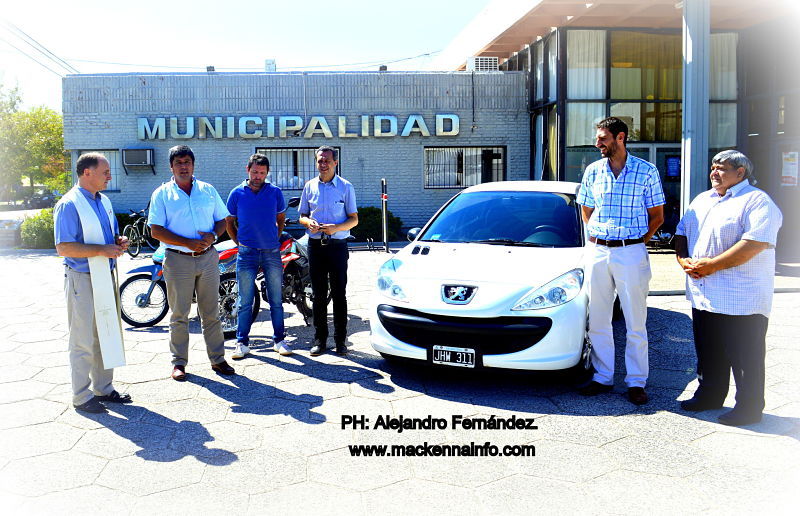 El municipio de Mackenna compro un auto y dos motos para el uso de distintas áreas.