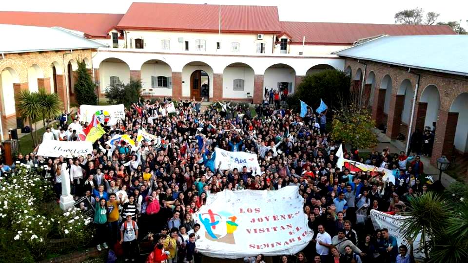 Jóvenes de toda la región visitaron el Seminario Jesús Buen Pastor.