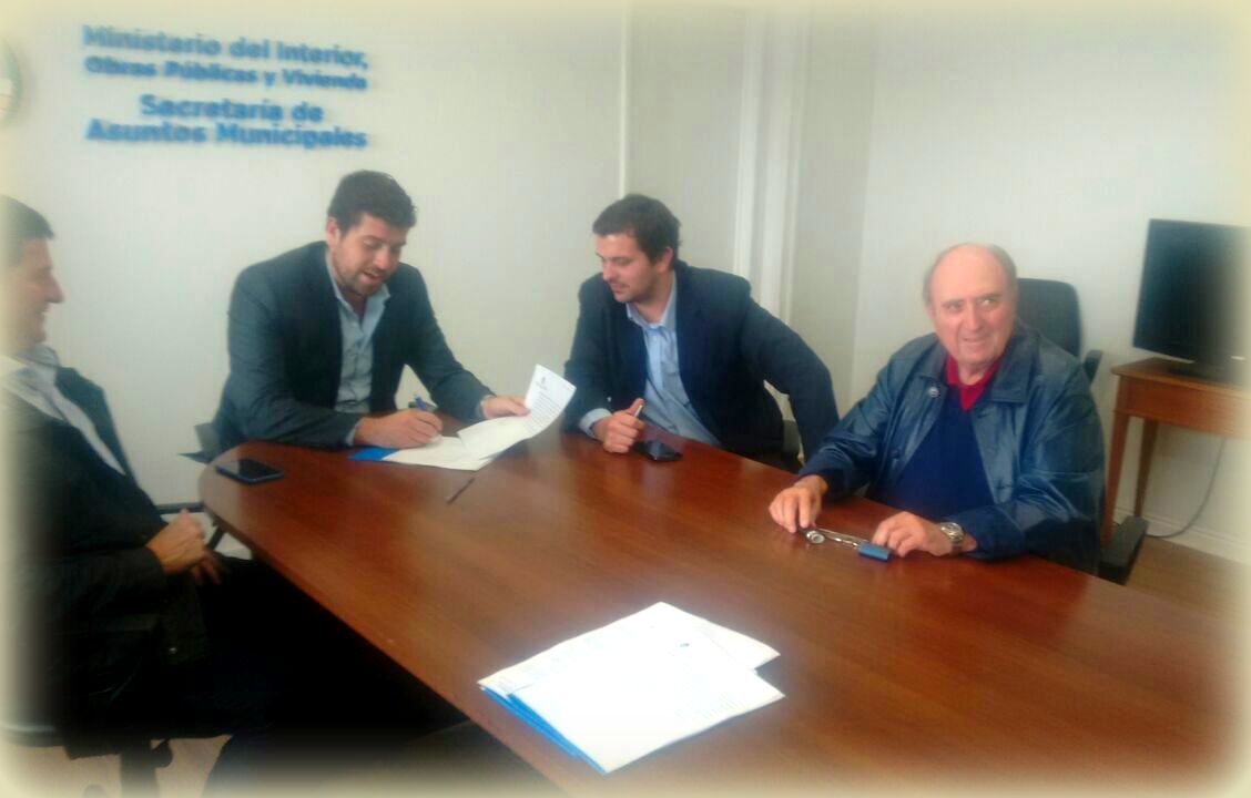 El Municipio de Mackenna firmó convenios con la Nación.