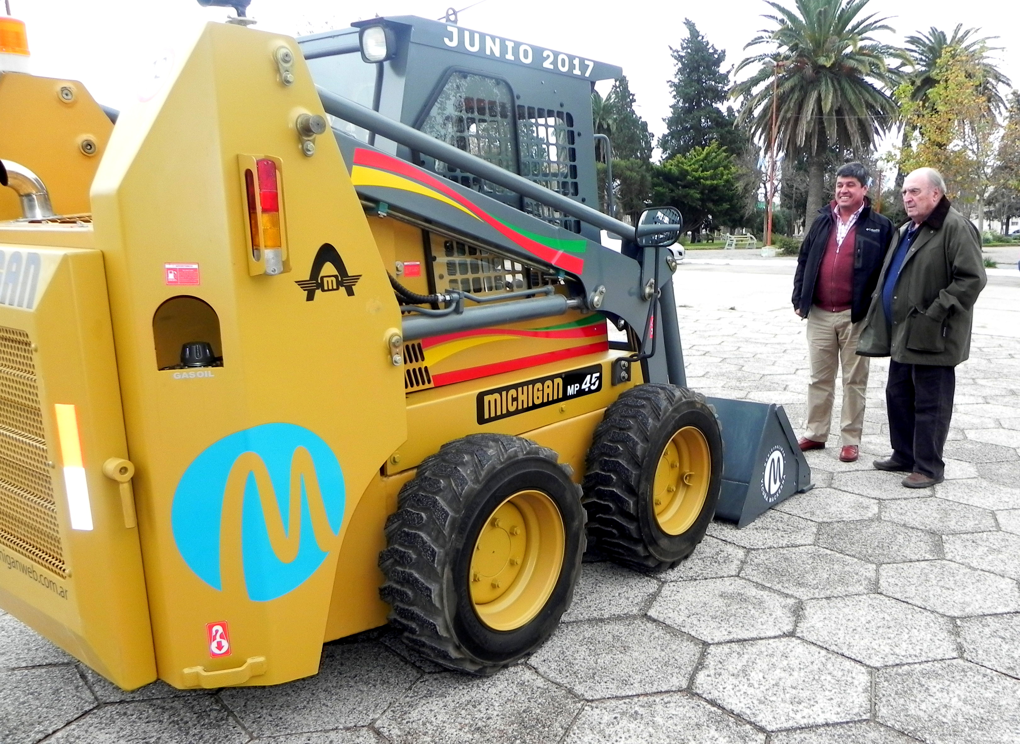 El Municipio de Mackenna amplía su Parque Automotor.