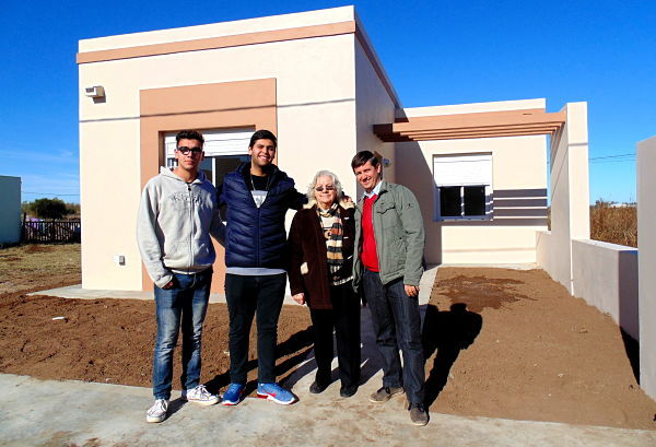 Se entregaron dos nuevas viviendas del PROMAVI.