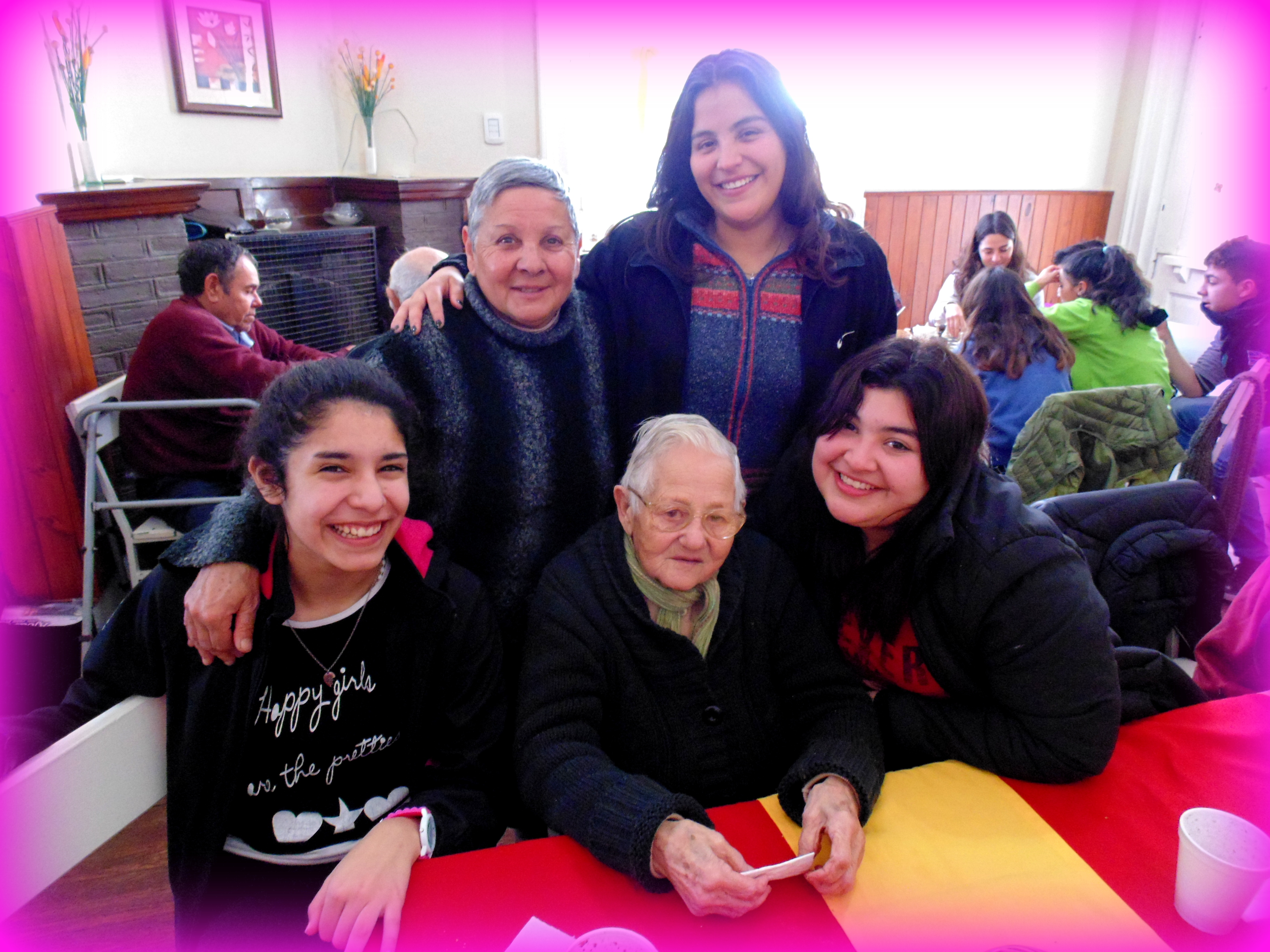 Los abuelos festejaron el Día del Amigo.