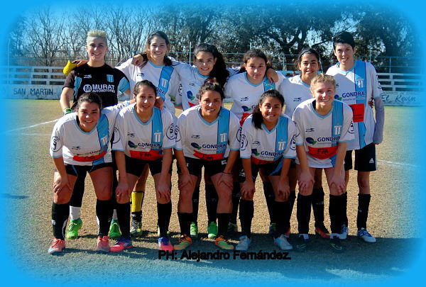 Las Barbies Celestes ganaron en el Parque y ya piensan en la etapa final del Torneo.