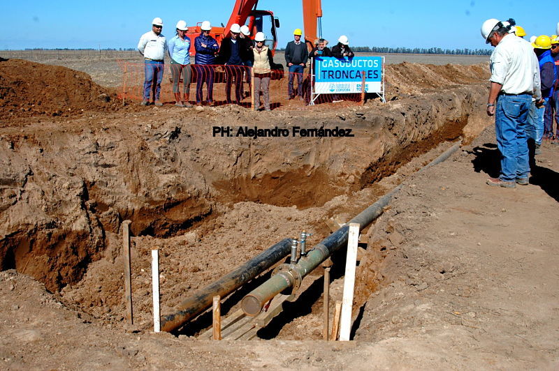 El Gobernador Schiaretti supervisó la obra del Gasoducto Malena-Río Cuarto.