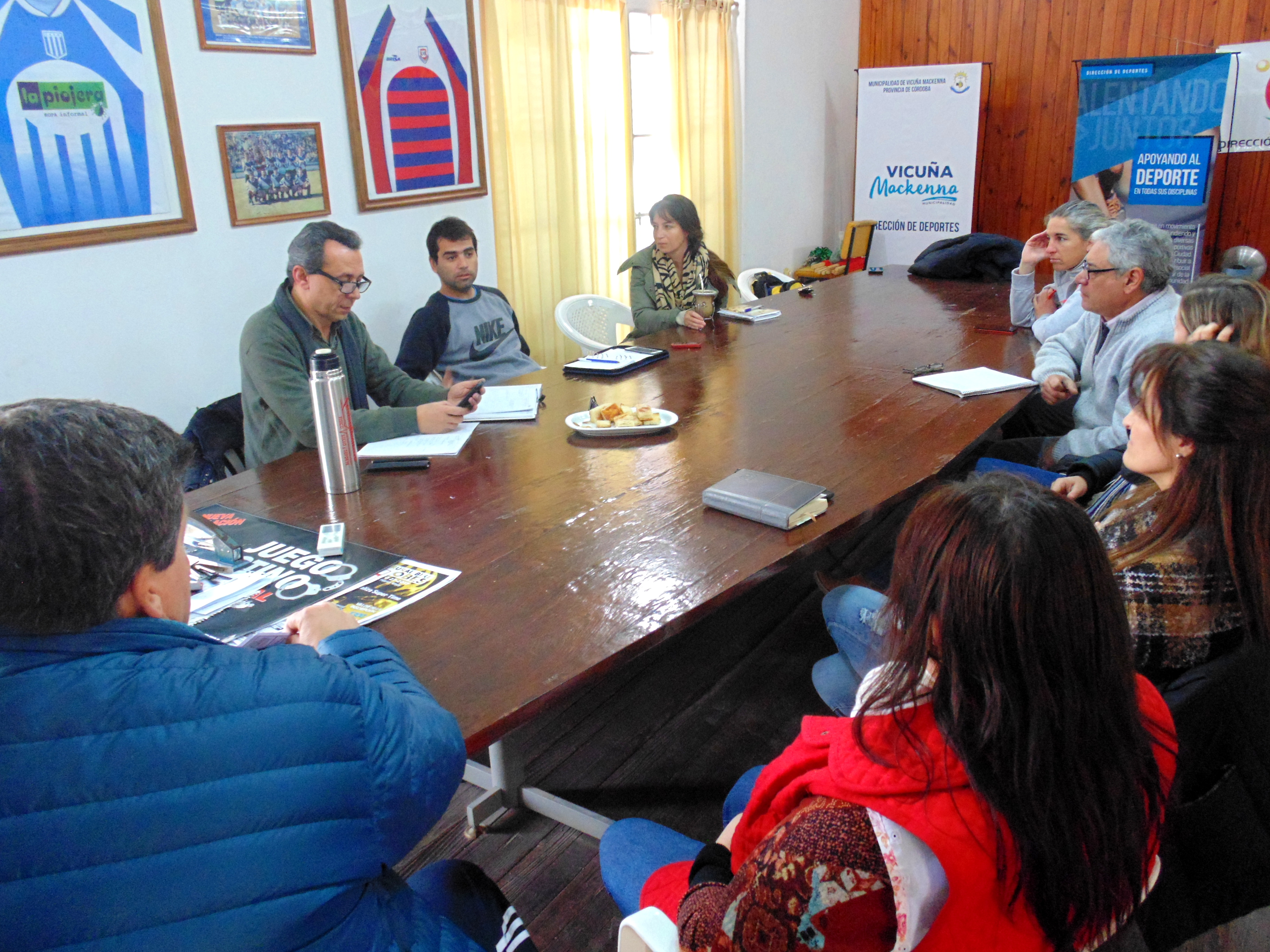 Funcionarios del Municipio se reunieron con Docentes.