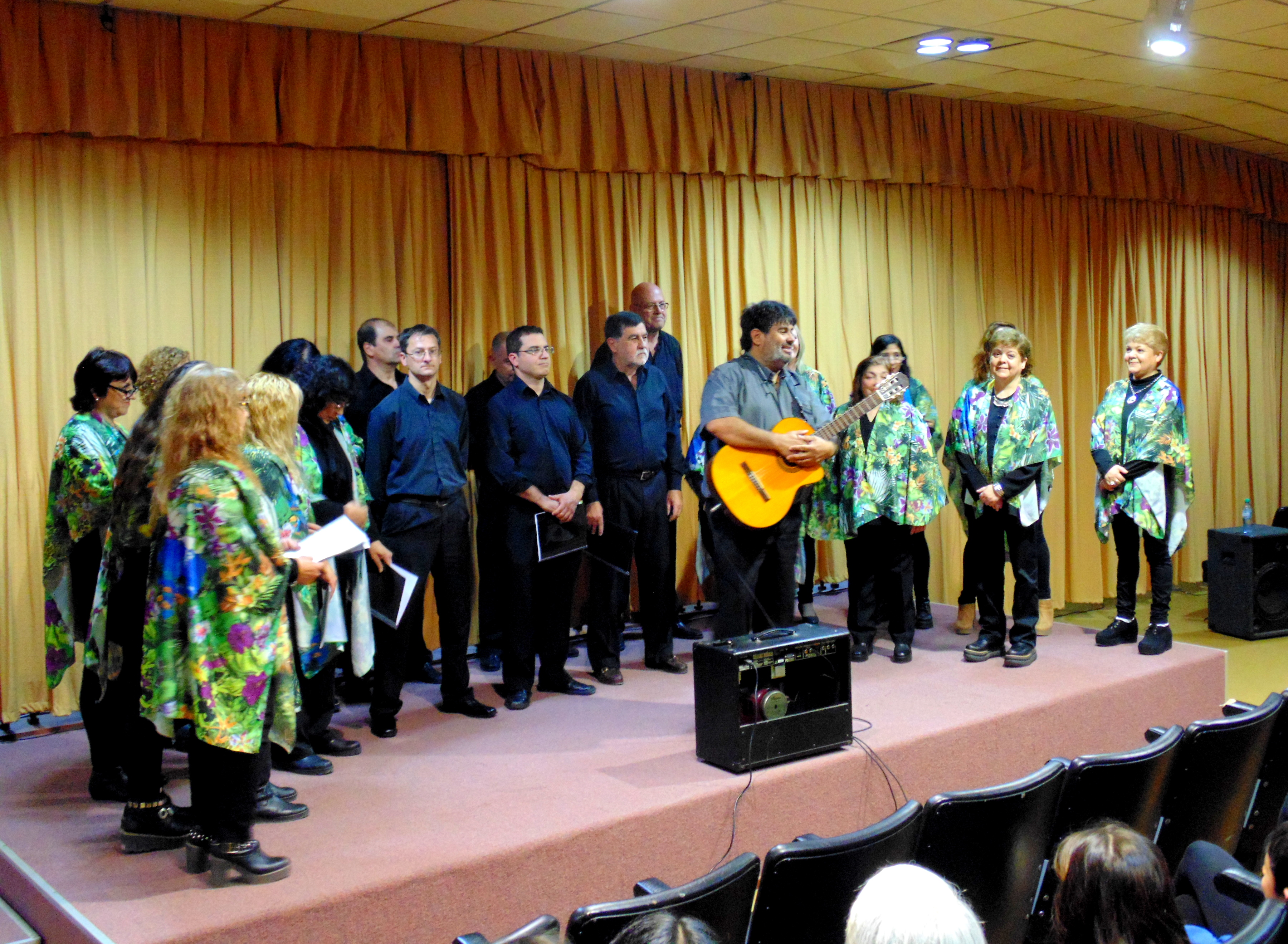Masiva asistencia de público en el Matineé Coral.