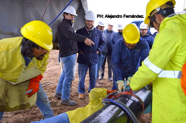 Schiaretti vino a Mackenna, recorrió la obra de gas y anunció buenas noticias para la población