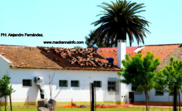 Avanza a buen ritmo el recambio del techo del C.E. Napoleón Uriburu