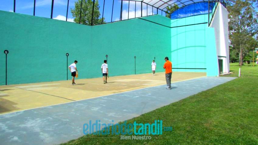 El joven pelotari de Mackenna Jaime Lucero participó del Torneo Argentino Juvenil de Frontón