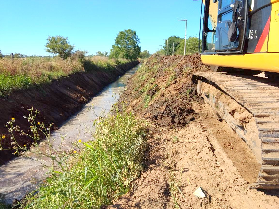 Limpieza de canales y obras de saneamiento