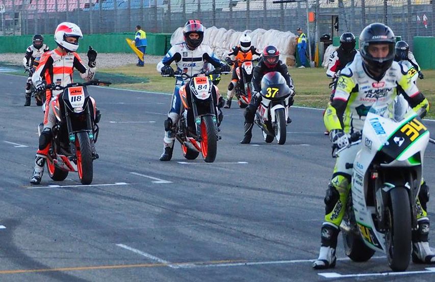 El piloto mackennense Ezequiel Iturrioz  se sumó al Suzuki Grau Racing