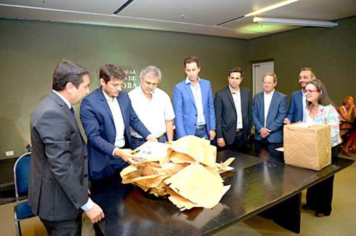Dos empresas se presentaron como oferentes para construir las escuelas PROA