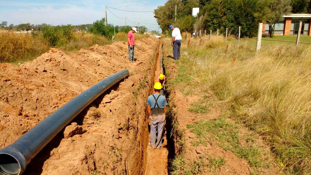 Comenzó la construcción del acueducto de Coronel Moldes