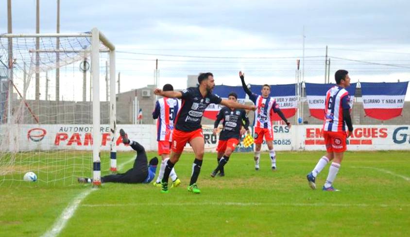 Juventud Unida goleó a Belgrano y todavía sueña