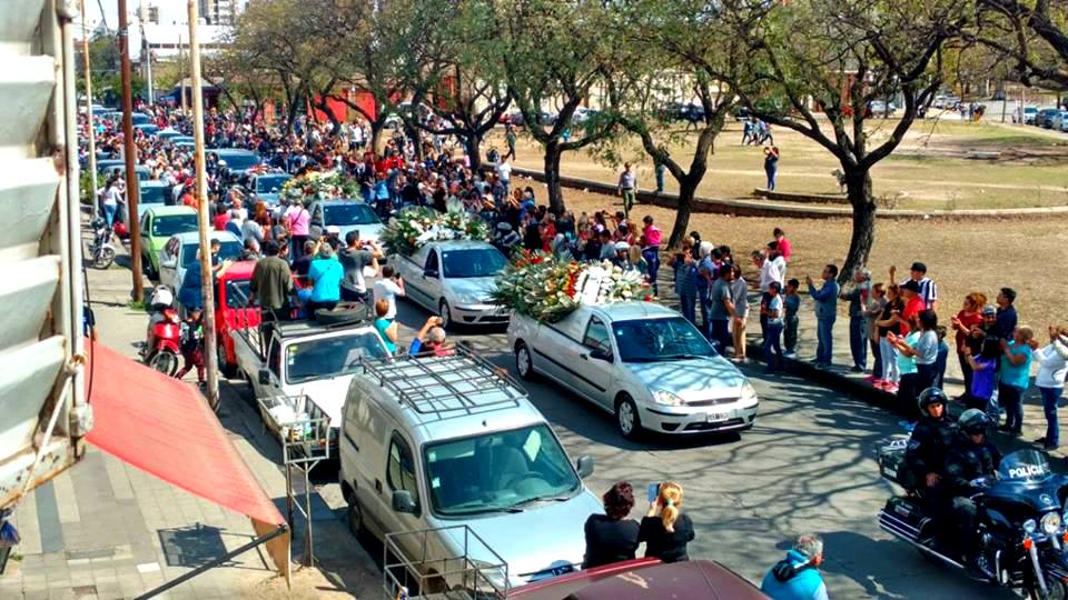 Multitudinaria y emotiva despedida al exgobernador José Manuel de la Sota