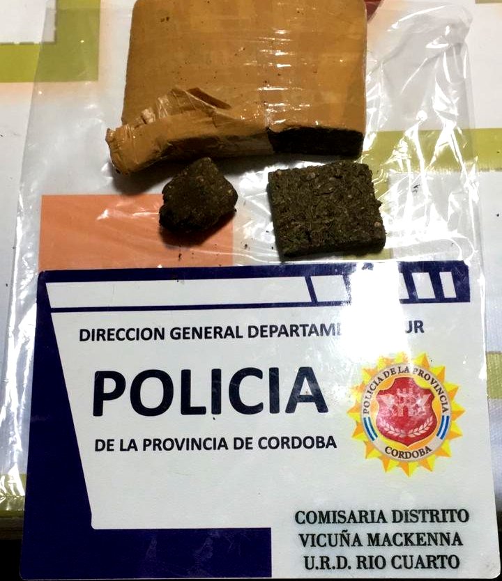 Mackenna: Dos detenidos por llevar droga en su vehículo