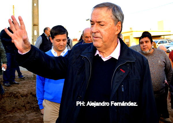 El Gobernador Juan Schiaretti llega a Mackenna