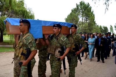 Emotiva ceremonia para despedir los restos del Capitán Castagnari