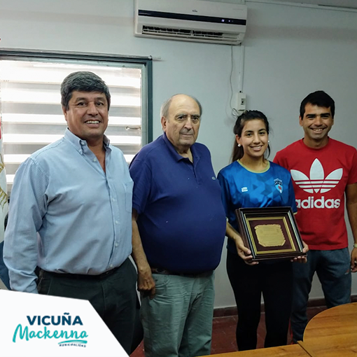 El municipio de Mackenna reconoció a la bochofila Carla Cabrera