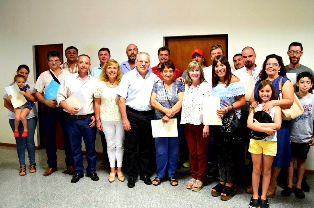 Emprendedores y productores del sur recibieron créditos por 1.570.000 pesos