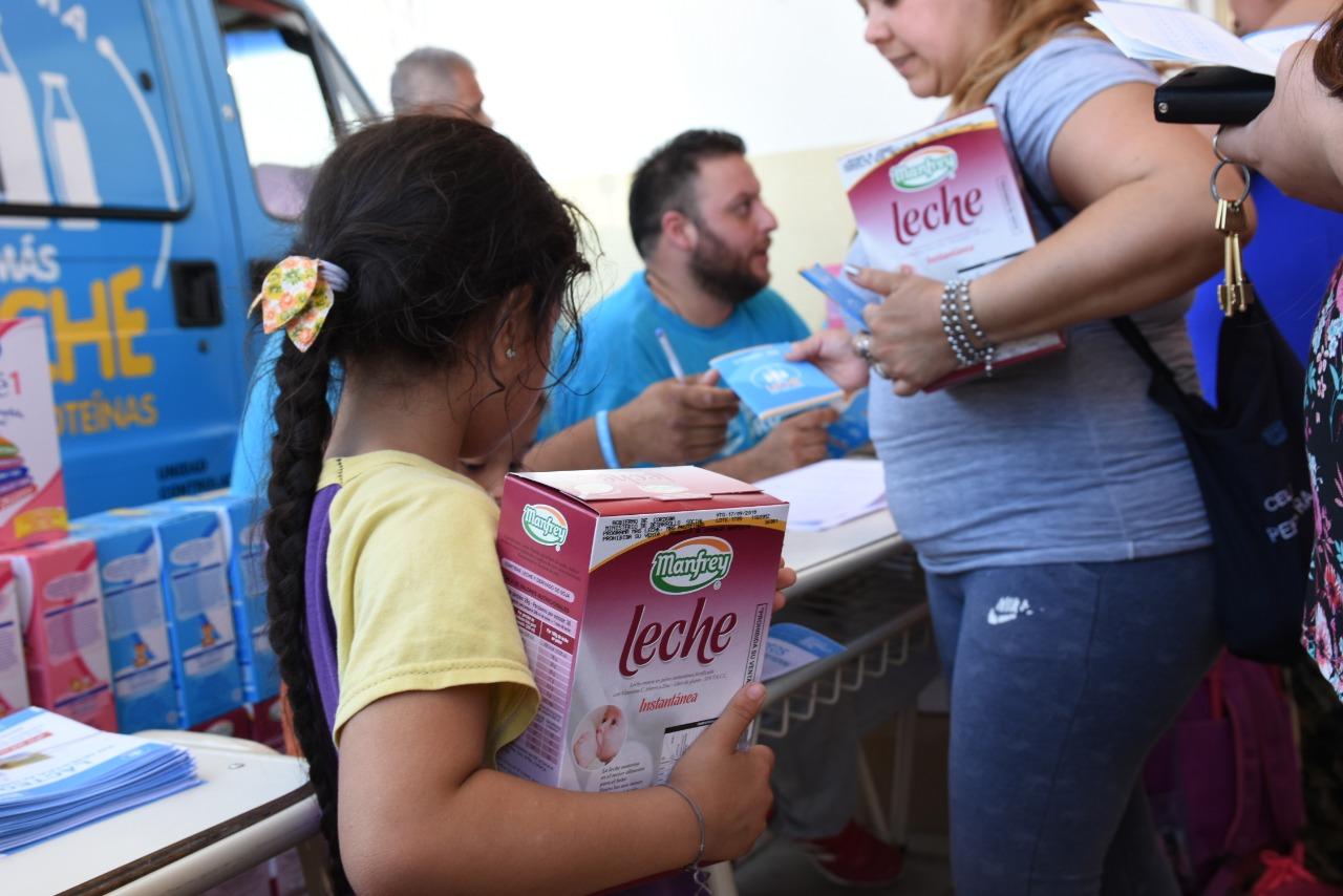Más de 197 mil niños recibieron leche gratuita durante el 2018