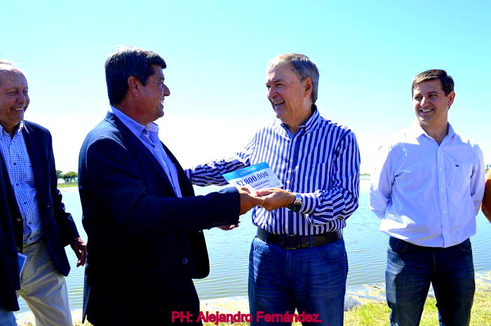 El Gobernador Schiaretti estuvo en Mackenna, inauguró obras y dio importantes anuncios