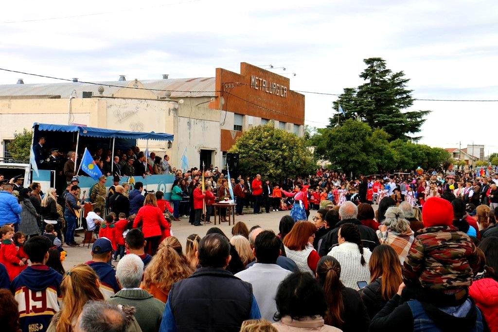 Holmberg celebró su fiesta patronal con un gran desfile