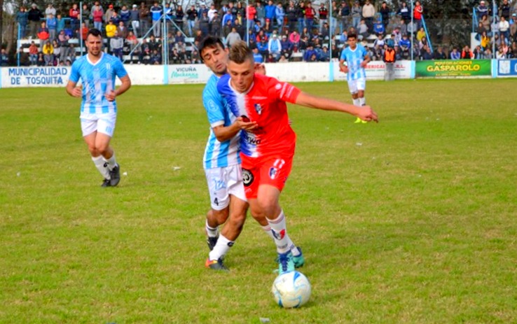 Belgrano se quedó con el Clásico y trepó a la cima del Apertura