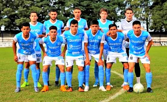 Estudiantes venció a Lutgardis Riveros y quedó solo en la cima