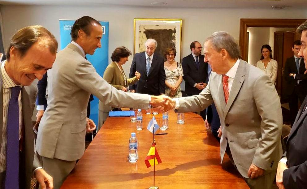 Schiaretti firmó en Madrid el financiamiento para la nueva Maternidad