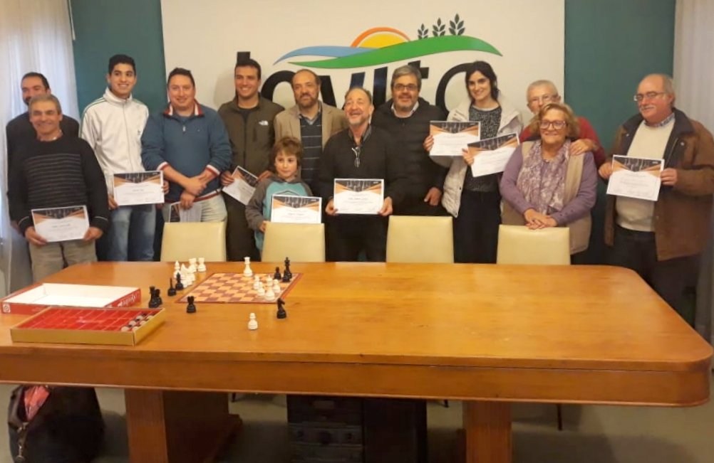 Jornada de ajedrez en Jovita