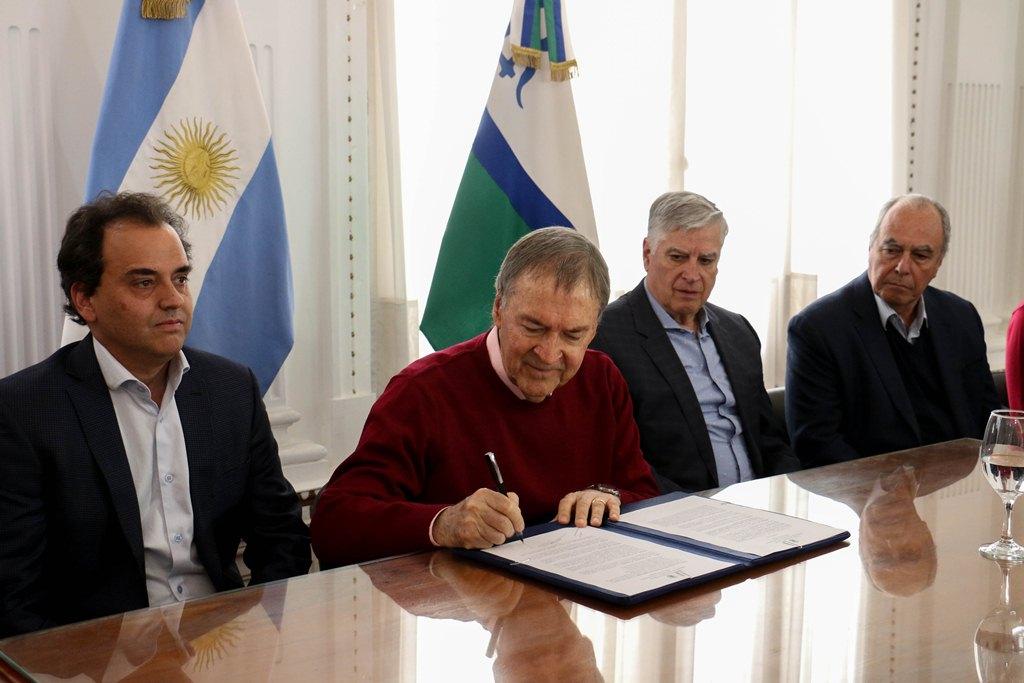 Río Cuarto: Schiaretti firmó el convenio para la pavimentación del Bv. Buteler