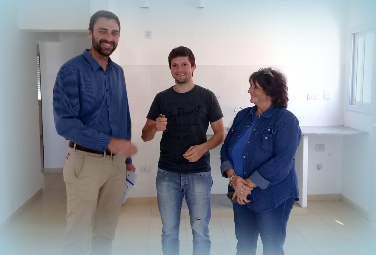 La Municipalidad de Mackenna entregó una nueva vivienda