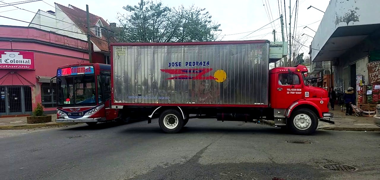 Horario de carga y descarga para vehículos que transportan mercadería
