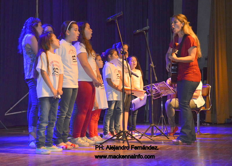 Encuentro Coral con voces locales