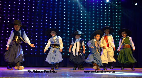 A sala llena finalizó la Muestra Municipal de Cultura Popular