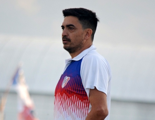 Diego Escobar seguirá siendo el DT de Belgrano