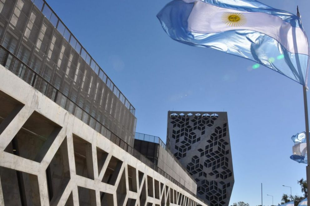 CORONAVIRUS: En abril habrá recorte en el pago de las remuneraciones