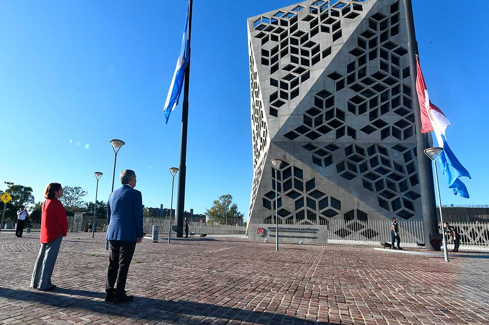 Schiaretti rindió homenaje a los héroes de Malvinas