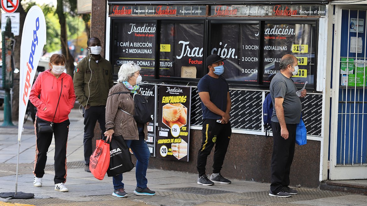 CUARENTENA; La gente tiene que ser responsable, no pueden salir a comprar tres veces al día