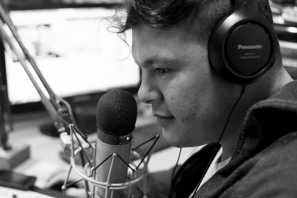 Agustín Barrionuevo; un nomade de la noche ...  y de la radio